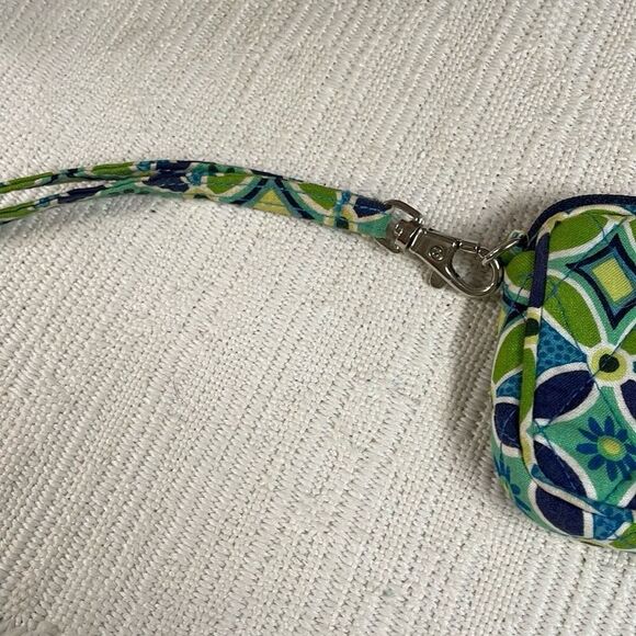 VERA BRADLEY Floral Wristlet Quilted Blue Green Coin Card Purse 3 1/2” x 5” - Picture 7 of 9